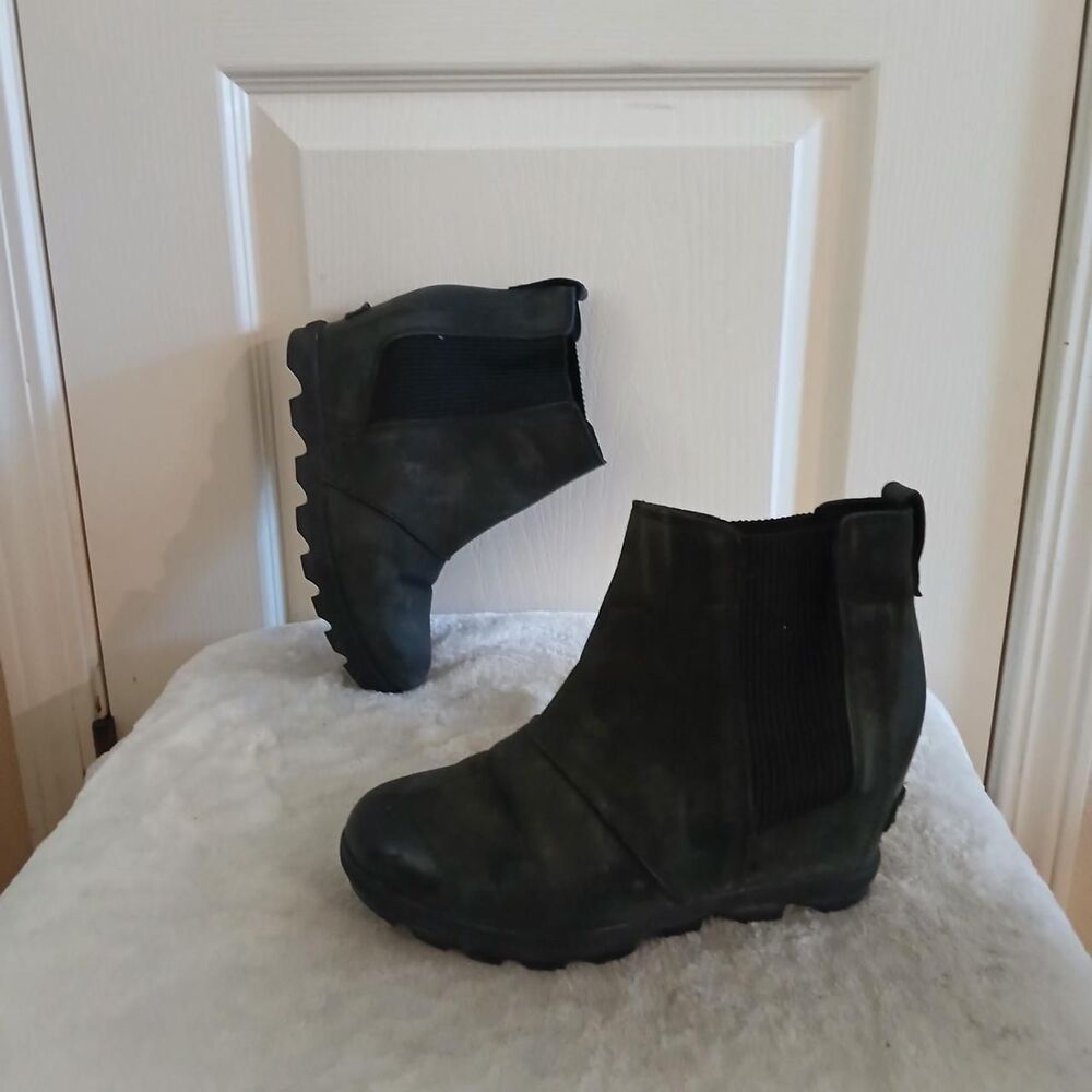 Sorel Joan of Arctic Waterproof Black Wedge Chelsea Boots 6 Edgy Streetwear